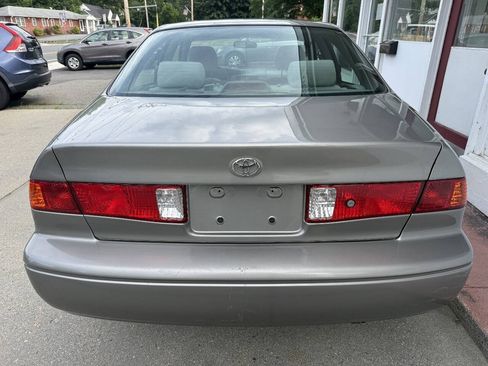 Used 2001 Toyota Camry LE FWD image 8