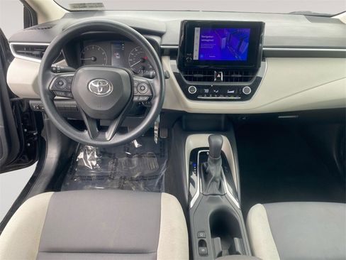 Used 2023 Toyota Corolla LE image 10