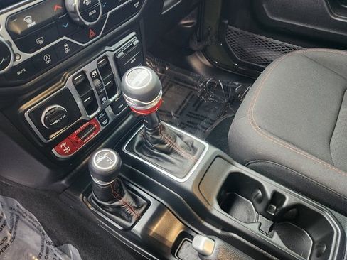 Used 2023 Jeep Gladiator Rubicon w/ LED Lighting Group image 18