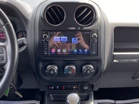 Used 2017 Jeep Patriot 4WD image 22