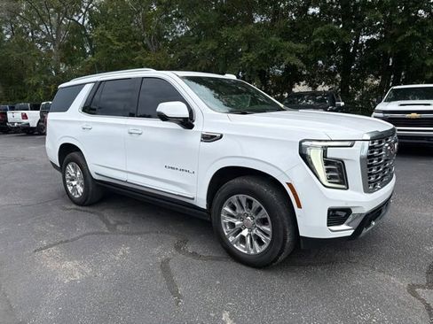 Used 2025 GMC Yukon Denali w/ Sun & Power Step Package AWD/4WD image 1