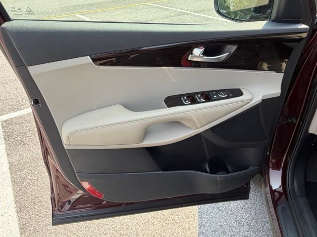 Used 2020 Kia Sorento S FWD image 12