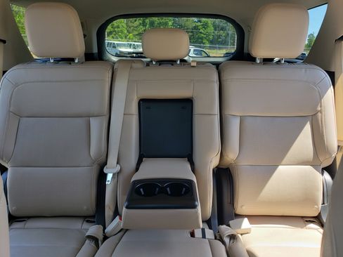 Used 2024 Ford Explorer Limited image 33