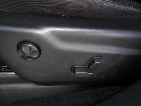 Used 2022 Jeep Grand Cherokee Limited w/ Tech Group image 19