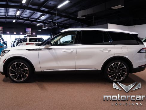 Used 2023 Lincoln Aviator Reserve w/ Equipment Group 201A AWD/4WD image 4