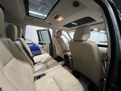 Used 2016 Land Rover LR4 HSE image 25