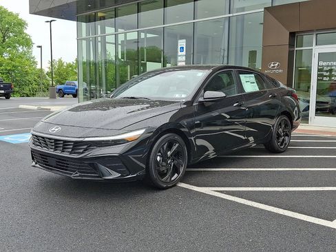 New 2026 Hyundai Elantra SEL Sport Premium FWD image 2