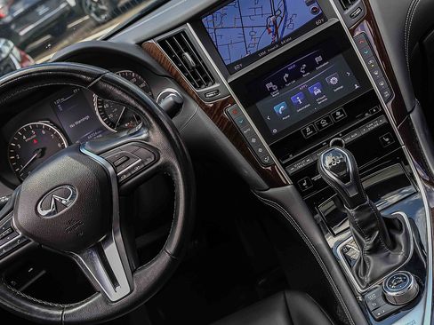 Used 2019 INFINITI Q50 Luxe w/ Essential Package (3.0T Luxe) AWD/4WD image 19