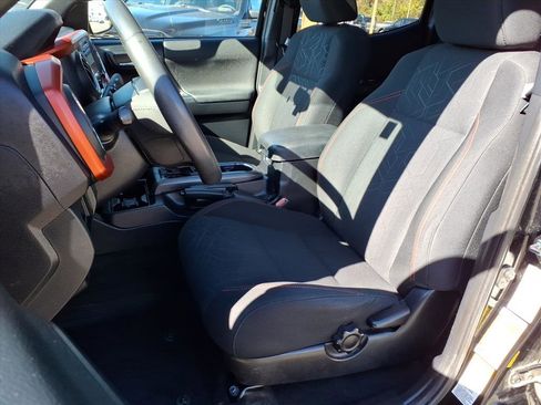 Used 2016 Toyota Tacoma SR image 9