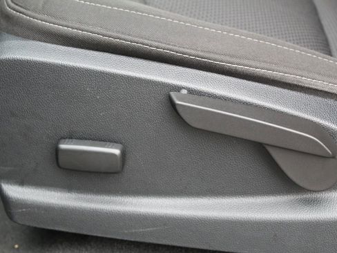 Used 2021 Chevrolet Colorado LT w/ Safety Package image 23