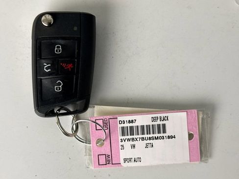 Used 2025 Volkswagen Jetta Sport image 19