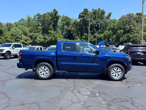 Used 2023 Nissan Frontier SV w/ SV Convenience Package AWD/4WD image 4