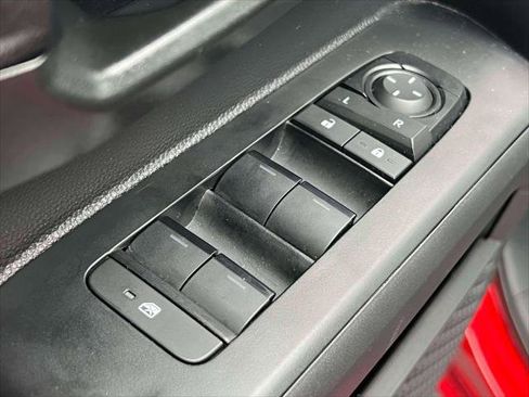 Certified 2025 Toyota Tacoma SR5 image 18