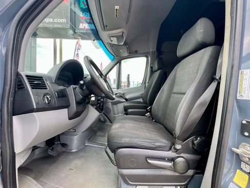 Used 2018 Mercedes-Benz Sprinter 2500 image 12