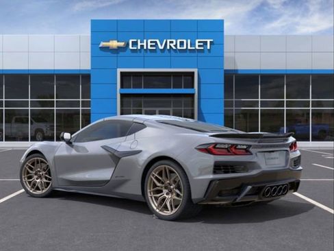 Used 2024 Chevrolet Corvette E-Ray AWD/4WD image 2