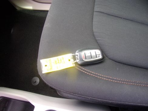 Used 2017 Chrysler Pacifica Touring image 28