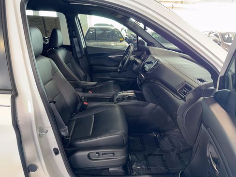 Used 2023 Honda Passport EX-L image 10