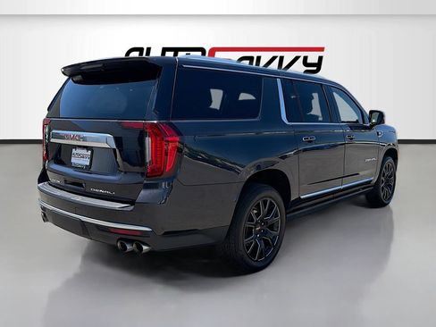 Used 2023 GMC Yukon XL Denali AWD/4WD image 7