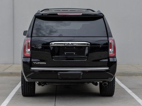 Used 2019 GMC Yukon Denali w/ Denali Ultimate Black Edition AWD/4WD image 15