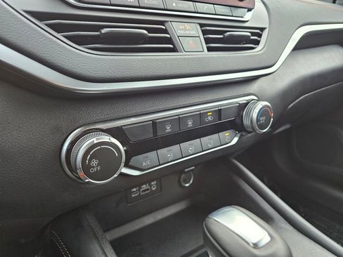 Used 2022 Nissan Altima 2.5 SR image 8