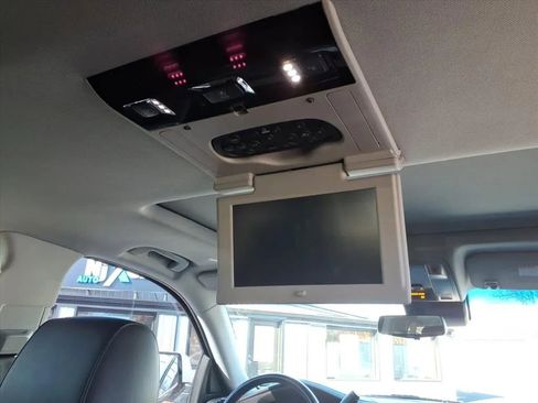 Used 2018 Cadillac Escalade Premium Luxury image 20