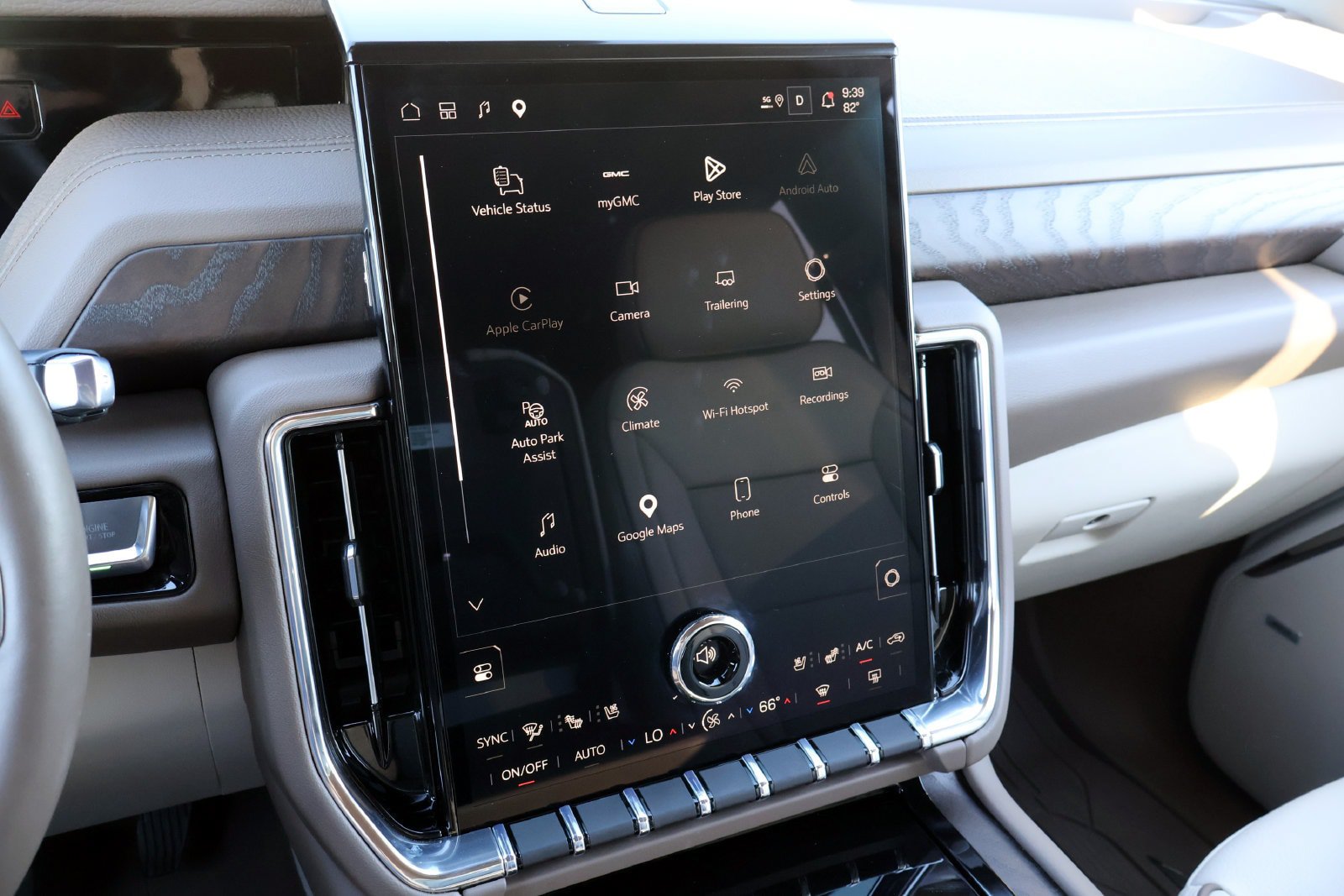 New 2026 GMC Yukon Denali w/ Sun & Power Step Package AWD/4WD image 27