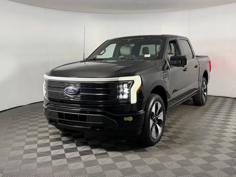 Used 2023 Ford F150 Lightning Platinum image 4