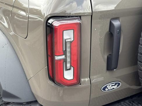 New 2026 Ford Bronco Badlands w/ Sasquatch Package AWD/4WD image 12