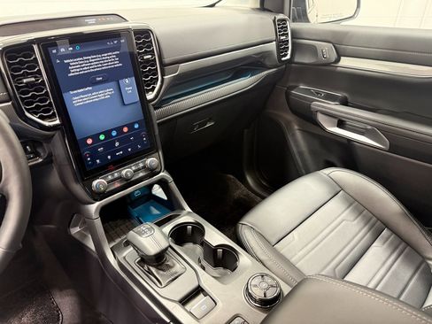 Used 2024 Ford Ranger Lariat w/ FX4 Off-Road Package image 12