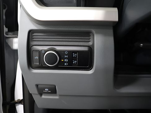 Used 2025 Ford F350 XL w/ FX4 Off-Road Package AWD/4WD image 17