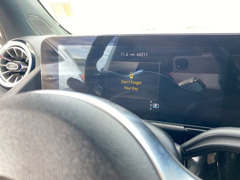 Used 2022 Mercedes-Benz GLA 250 4MATIC image 8