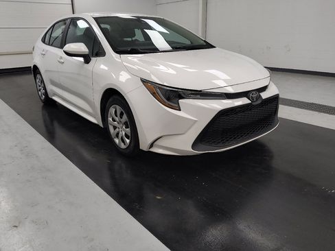 Used 2022 Toyota Corolla LE FWD image 13