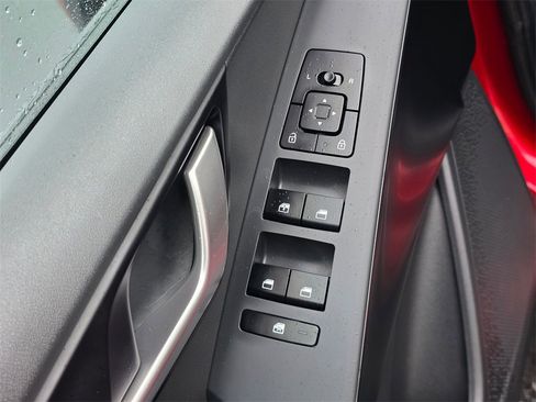 Used 2024 Kia Niro LX image 14