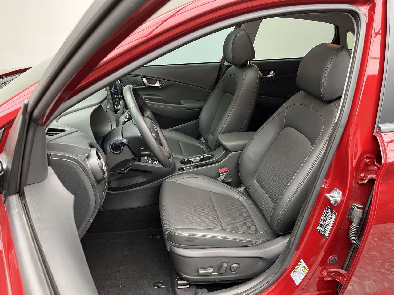 Used 2023 Hyundai Kona Limited AWD/4WD image 10