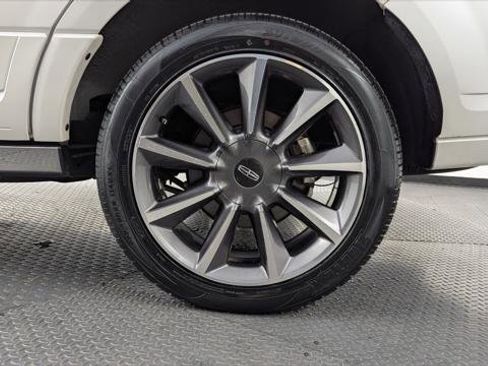 Used 2017 Lincoln Navigator Reserve image 36