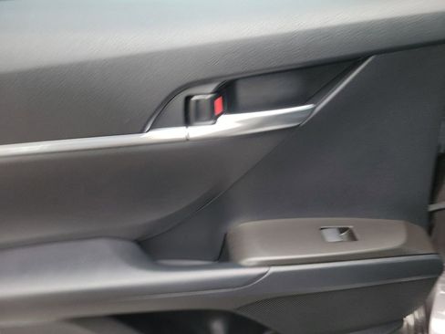 Used 2021 Toyota Camry SE image 8