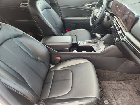 Used 2026 Kia Sportage EX FWD image 17