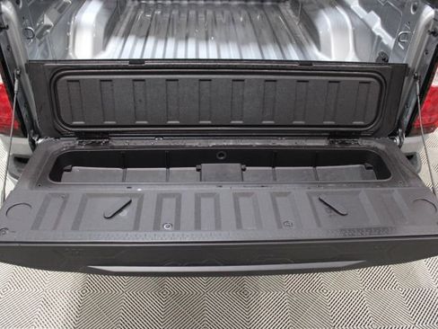 New 2026 GMC Canyon Elevation w/ Convenience Package image 16