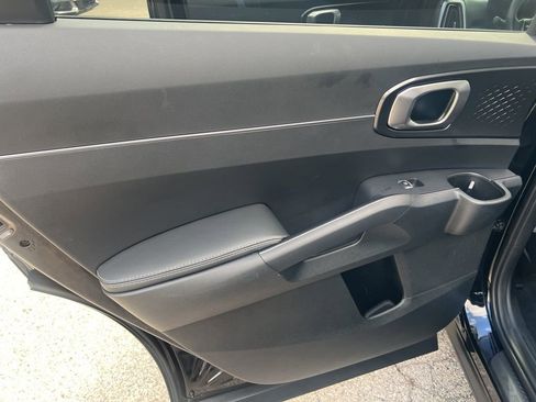 Certified 2025 Kia Sorento S w/ Panoramic Sunroof Package image 11