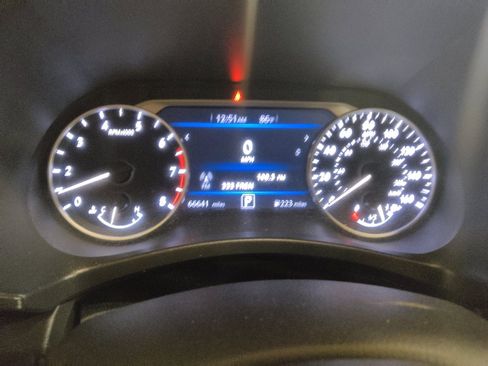 Used 2020 Nissan Sentra SV w/ SV Premium Package FWD image 23
