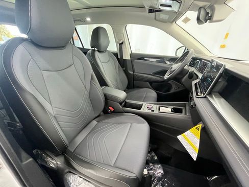 New 2026 Volkswagen Tiguan SE image 12