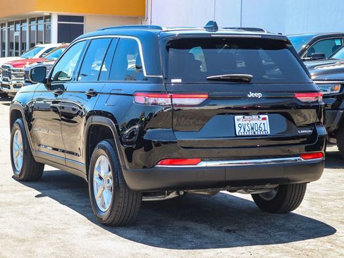Used 2025 Jeep Grand Cherokee Laredo X RWD image 7