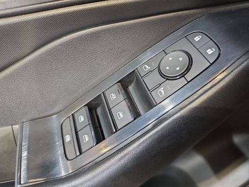 Used 2024 Nissan Rogue S FWD image 15