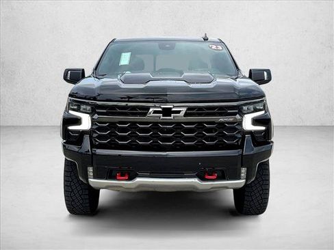 Used 2023 Chevrolet Silverado 1500 ZR2 w/ Technology Package AWD/4WD image 3