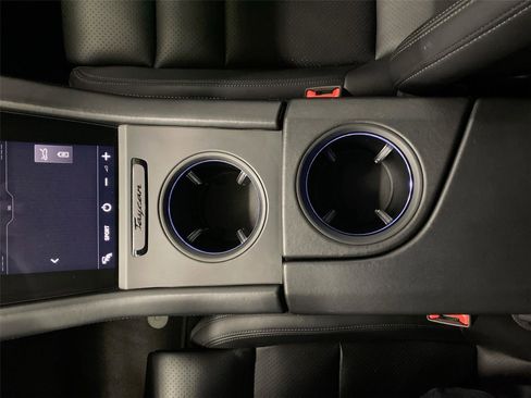 Used 2022 Porsche Taycan 4S image 26
