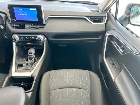 Used 2024 Toyota RAV4 XLE image 41