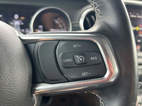 Used 2023 Jeep Wrangler Unlimited Sahara w/ Cold Weather Group AWD/4WD image 15