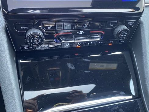 New 2025 Jeep Grand Cherokee Limited w/ Black Appearance Package image 23