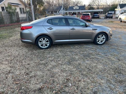 Used 2013 Kia Optima EX w/ Premium Pkg image 5
