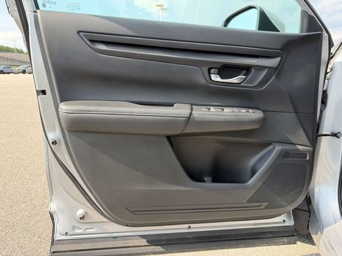 Used 2025 Honda CR-V LX image 22